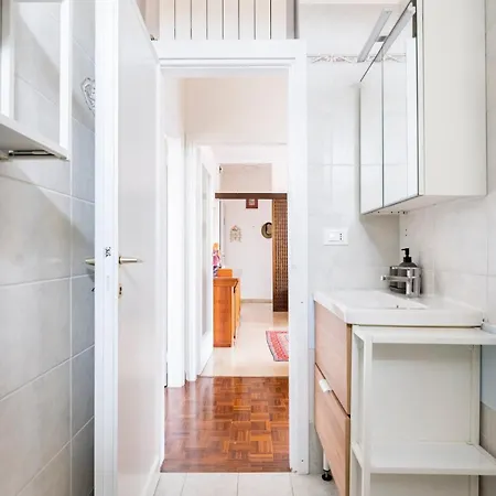 Charming In Zattere Apartment Venice